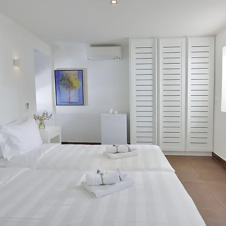 Petinos Hotell 4*
