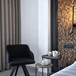 Petinos 4*