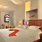 Petinos 4* Πλατύς Γιαλός