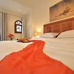 Petinos 4* Πλατύς Γιαλός