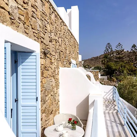 Petinos 4*